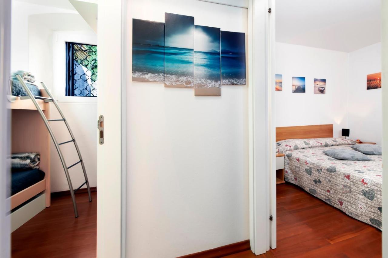 Havana - Apartment With Sea View Ровинь Экстерьер фото